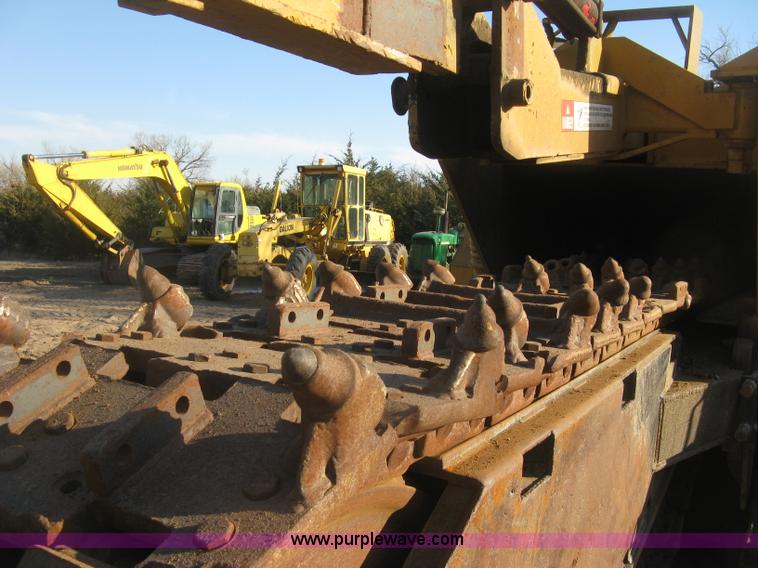 image for item J2860 1995 Vermeer T800HT trencher