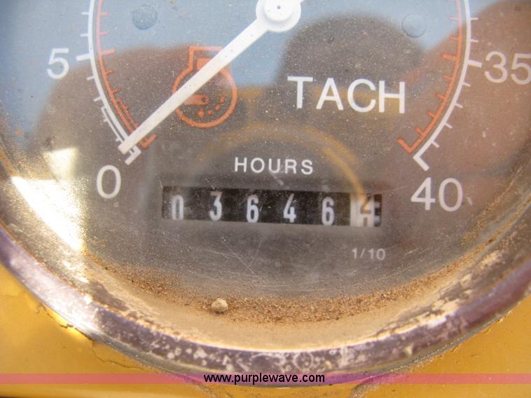 image for item J2860 1995 Vermeer T800HT trencher