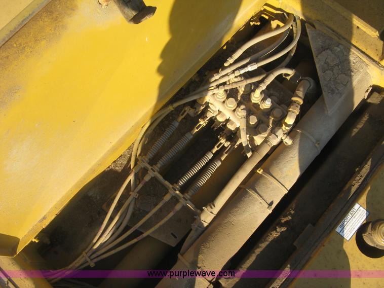 image for item J2860 1995 Vermeer T800HT trencher