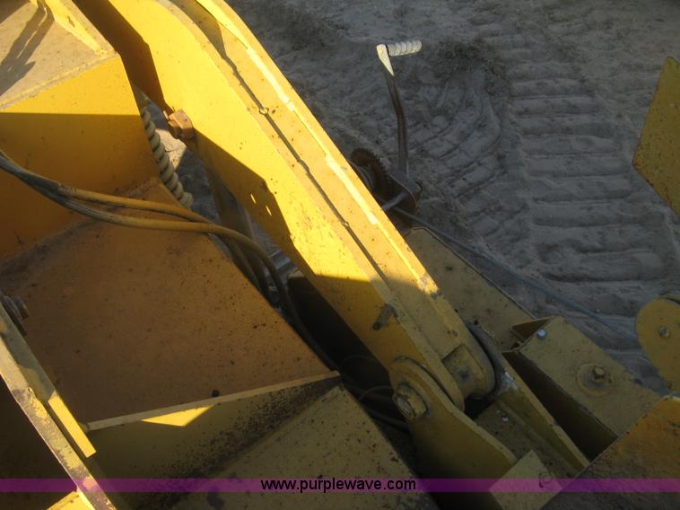 image for item J2860 1995 Vermeer T800HT trencher