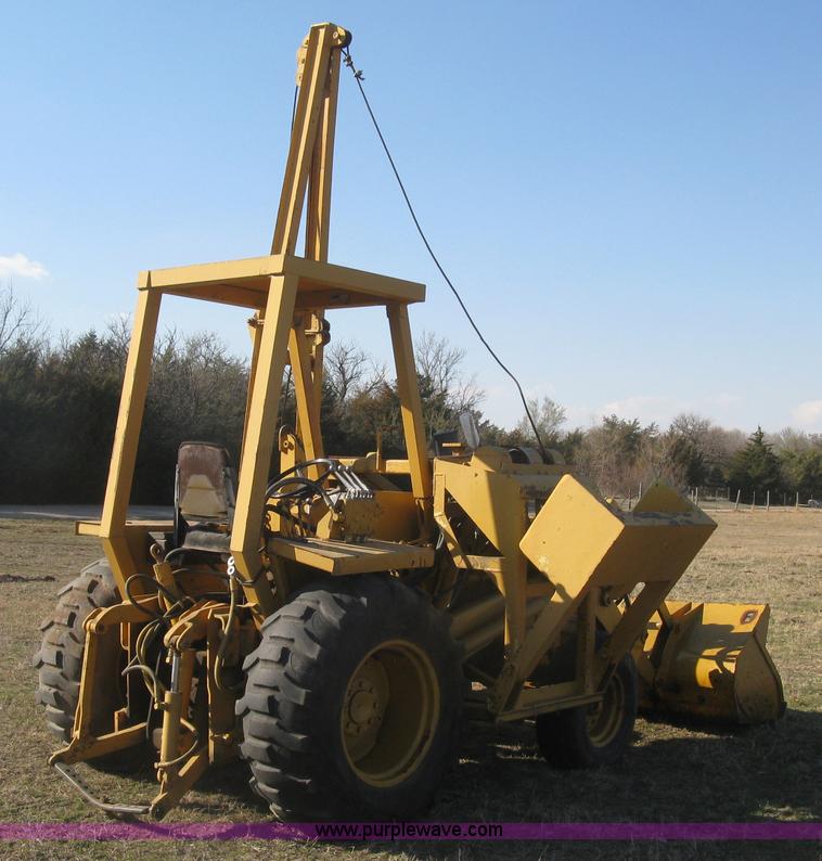 image for item J2862 Case 580B pipelayer