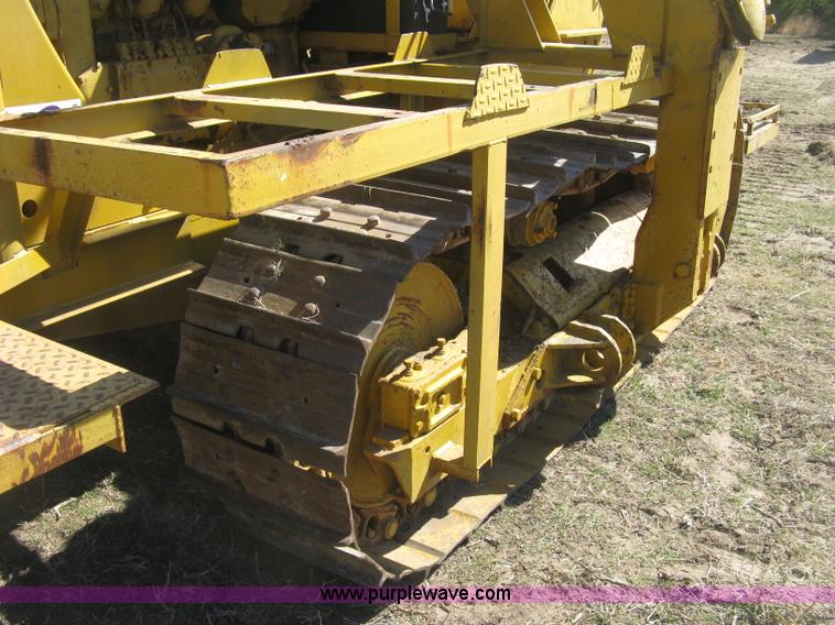 image for item J2863 Caterpillar D6 pipelayer