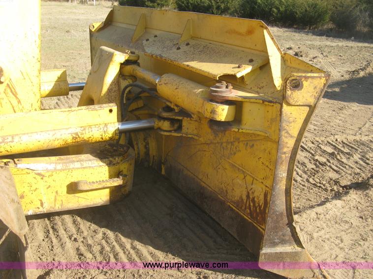 image for item J2864 2006 Komatsu D61EX-15 dozer