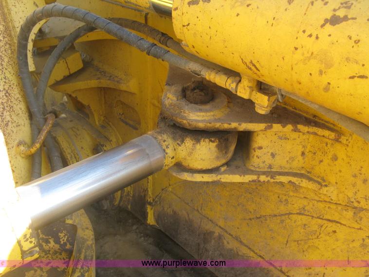 image for item J2864 2006 Komatsu D61EX-15 dozer