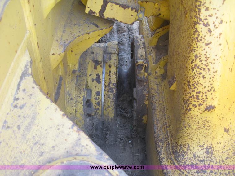 image for item J2864 2006 Komatsu D61EX-15 dozer