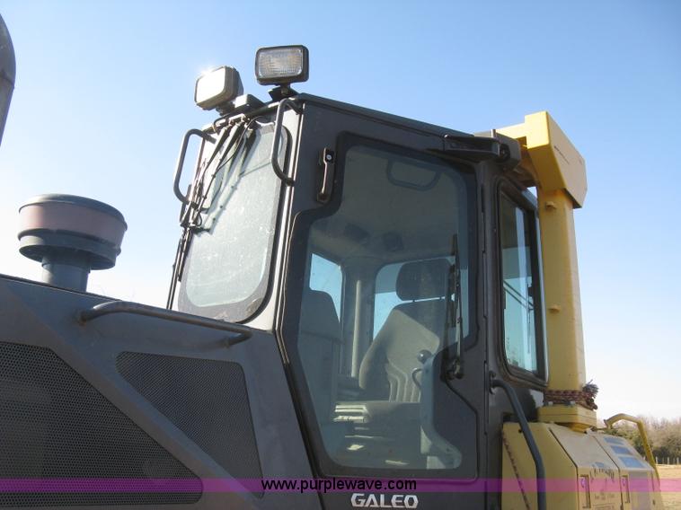 image for item J2864 2006 Komatsu D61EX-15 dozer