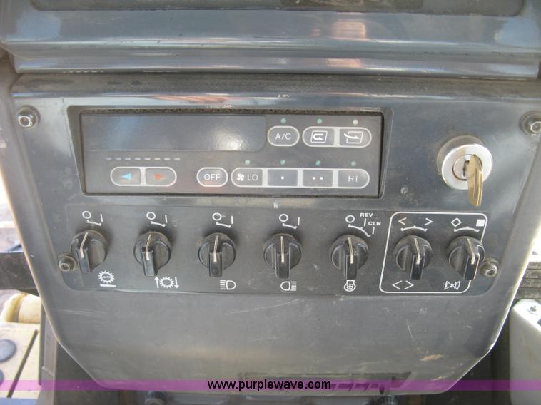 image for item J2864 2006 Komatsu D61EX-15 dozer