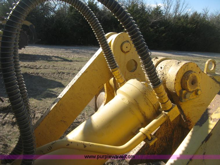 image for item J2864 2006 Komatsu D61EX-15 dozer