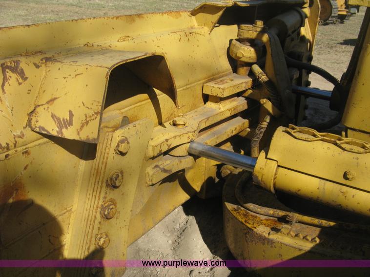 image for item J2865 Caterpillar D4H pipelayer