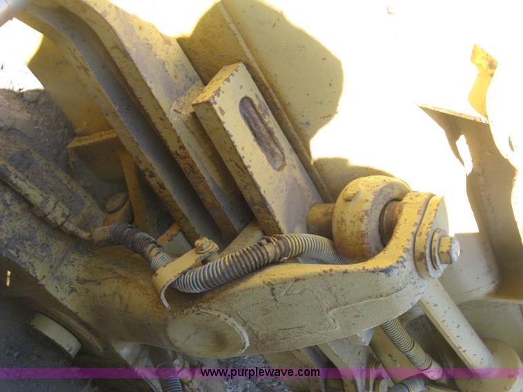 image for item J2865 Caterpillar D4H pipelayer