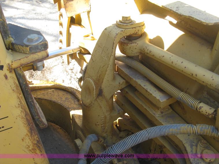 image for item J2865 Caterpillar D4H pipelayer