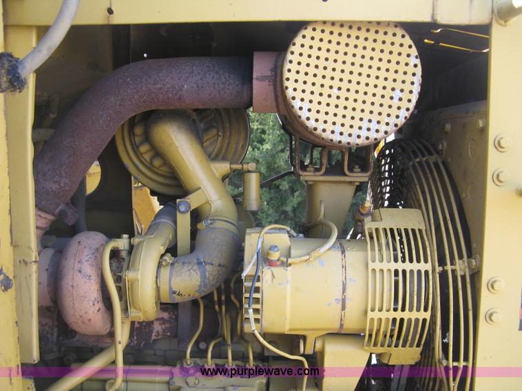 image for item J2865 Caterpillar D4H pipelayer