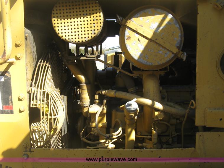 image for item J2865 Caterpillar D4H pipelayer