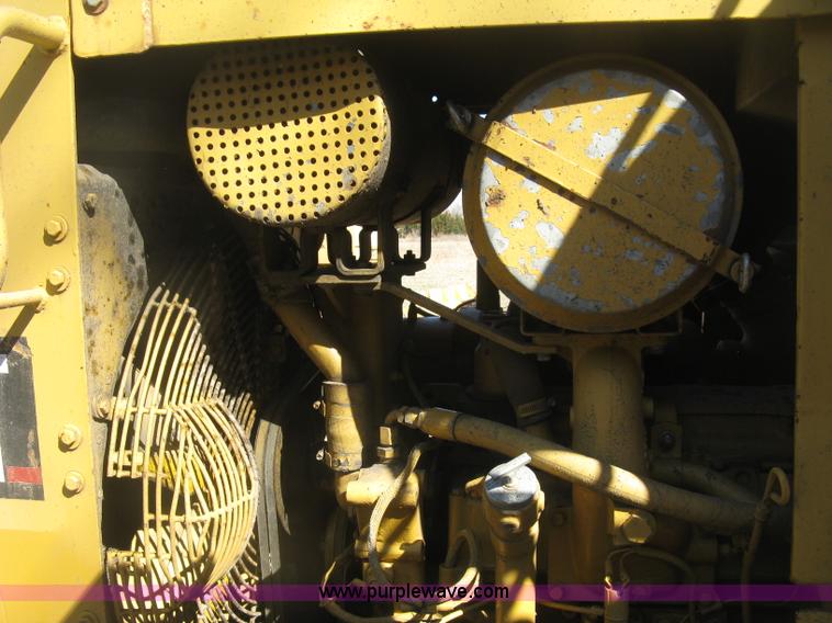 image for item J2865 Caterpillar D4H pipelayer