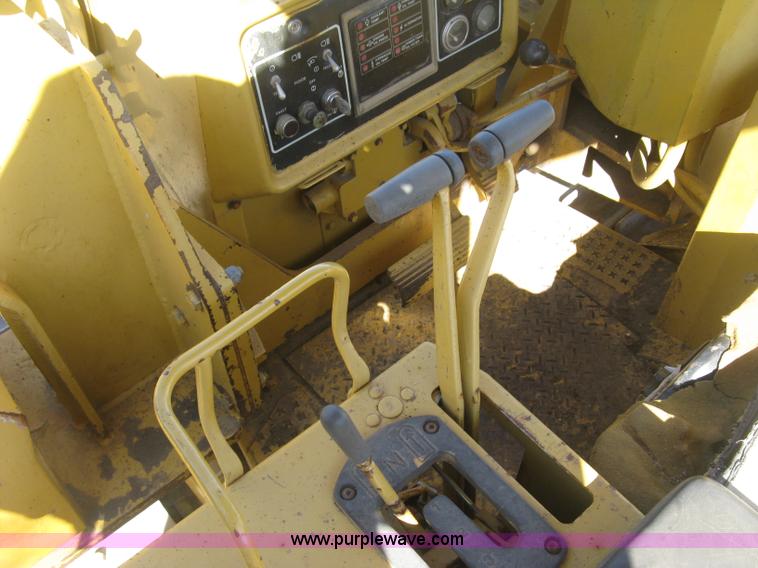 image for item J2865 Caterpillar D4H pipelayer