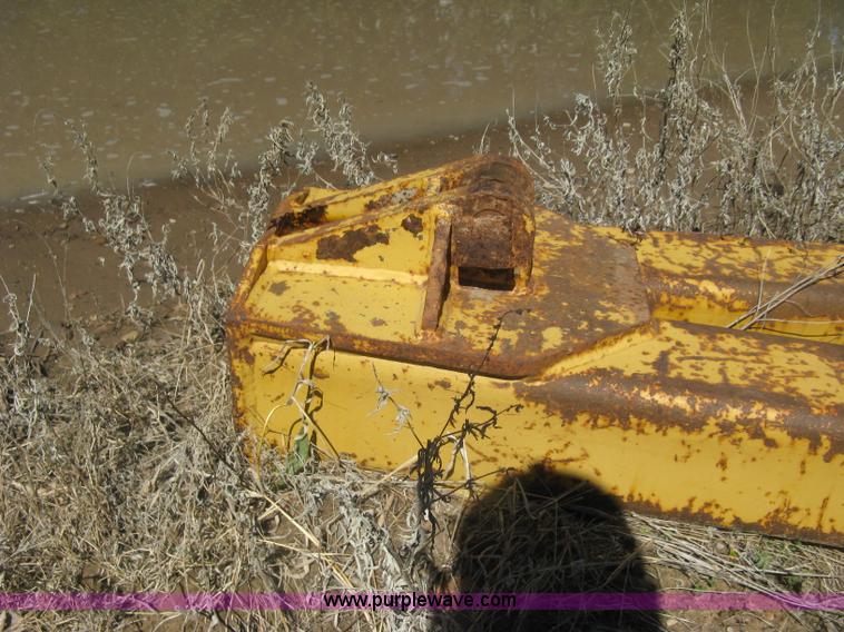 image for item J2865 Caterpillar D4H pipelayer