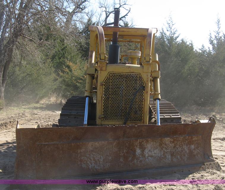 image for item J2866 1972 Caterpillar D6C dozer
