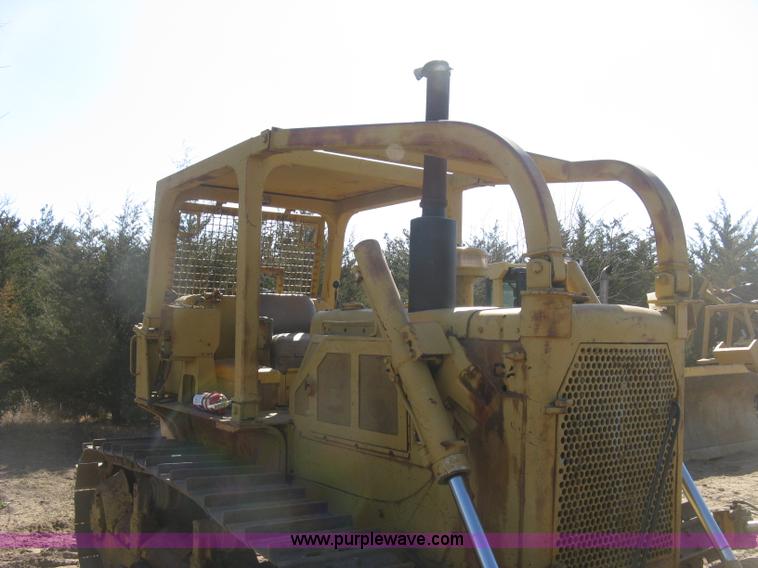 image for item J2866 1972 Caterpillar D6C dozer