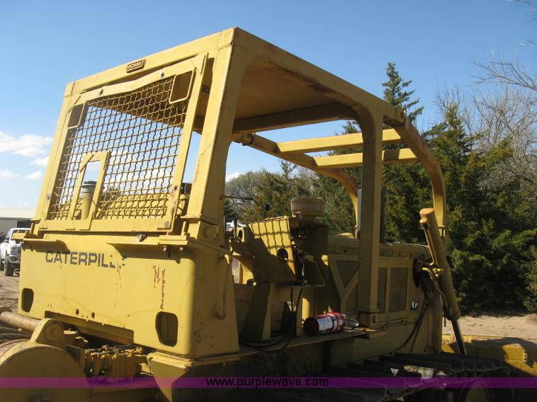 image for item J2866 1972 Caterpillar D6C dozer