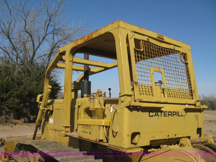 image for item J2866 1972 Caterpillar D6C dozer