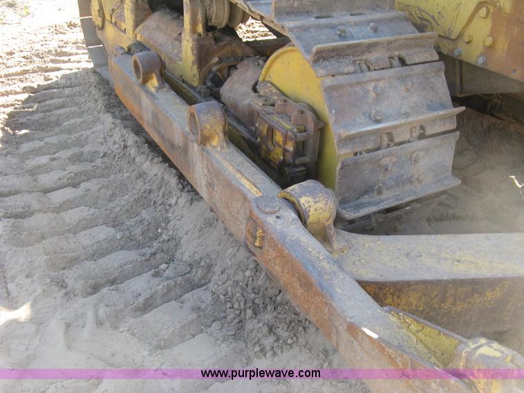 image for item J2866 1972 Caterpillar D6C dozer