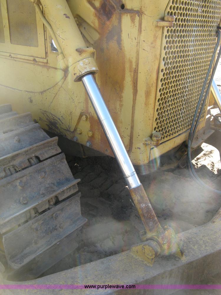 image for item J2866 1972 Caterpillar D6C dozer