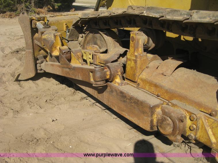 image for item J2866 1972 Caterpillar D6C dozer