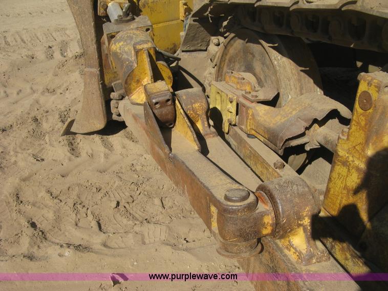 image for item J2866 1972 Caterpillar D6C dozer