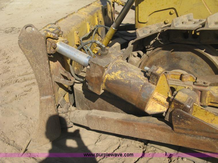 image for item J2866 1972 Caterpillar D6C dozer