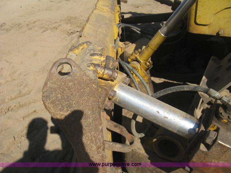 image for item J2866 1972 Caterpillar D6C dozer