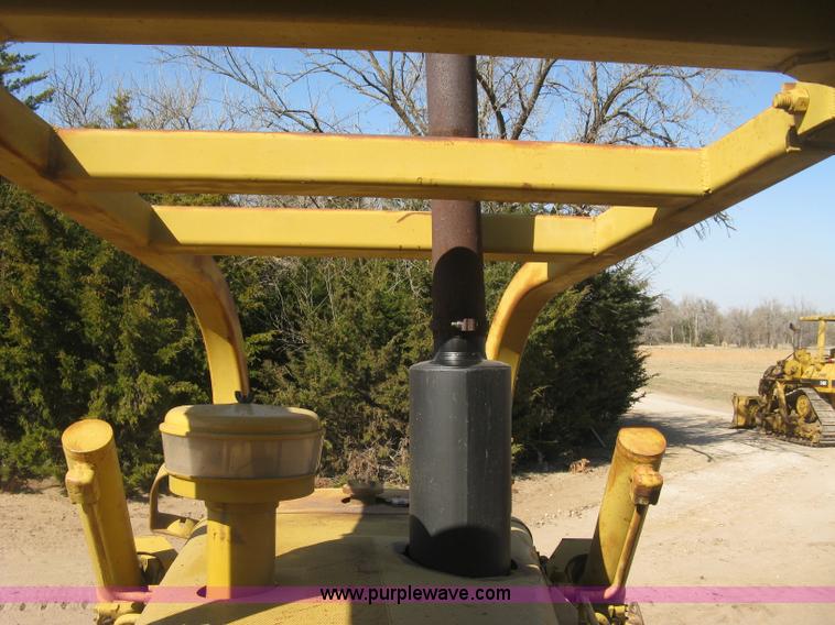 image for item J2866 1972 Caterpillar D6C dozer