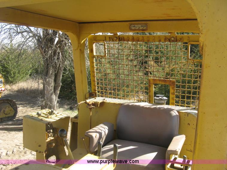 image for item J2866 1972 Caterpillar D6C dozer