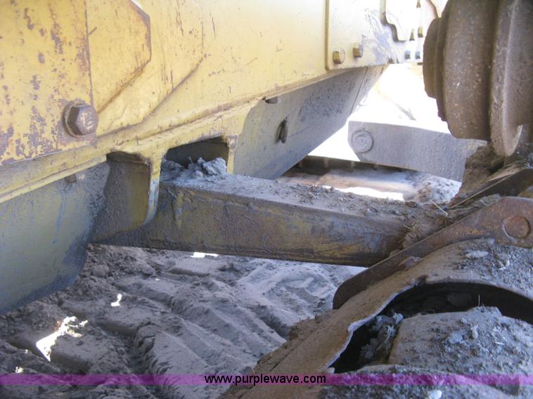 image for item J2866 1972 Caterpillar D6C dozer