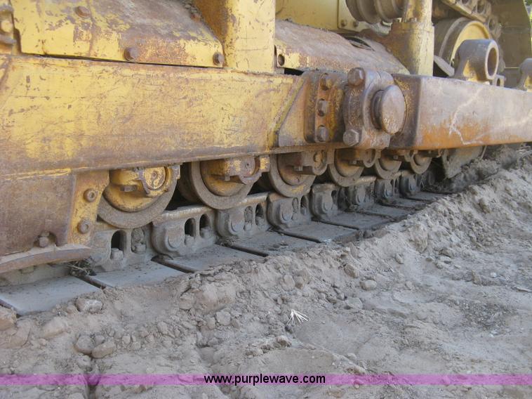 image for item J2866 1972 Caterpillar D6C dozer