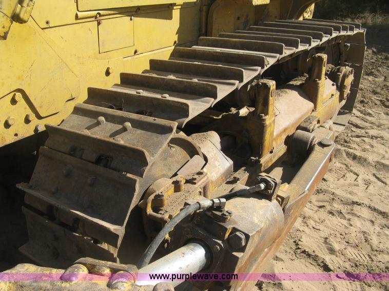 image for item J2866 1972 Caterpillar D6C dozer