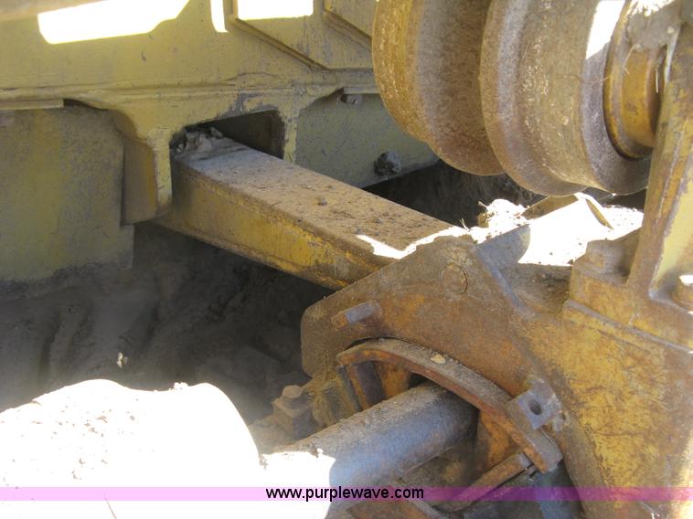 image for item J2866 1972 Caterpillar D6C dozer