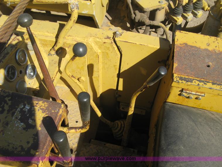 image for item J2868 1973 Caterpillar 561D pipelayer