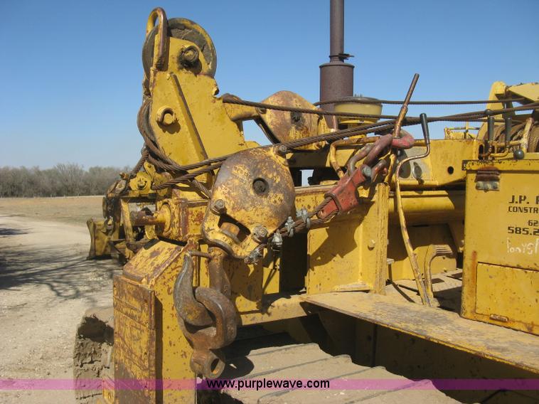 image for item J2868 1973 Caterpillar 561D pipelayer
