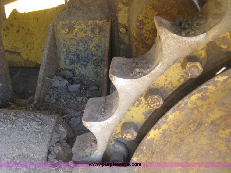 image for item J2868 1973 Caterpillar 561D pipelayer