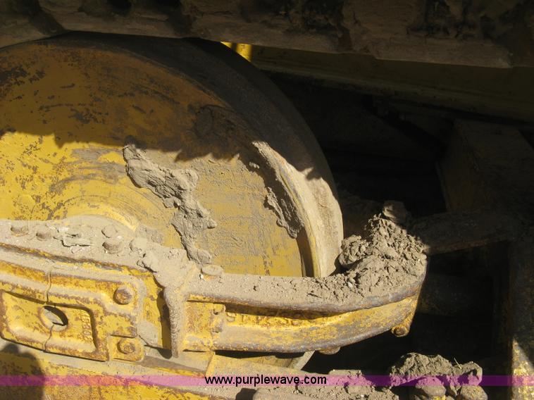 image for item J2868 1973 Caterpillar 561D pipelayer