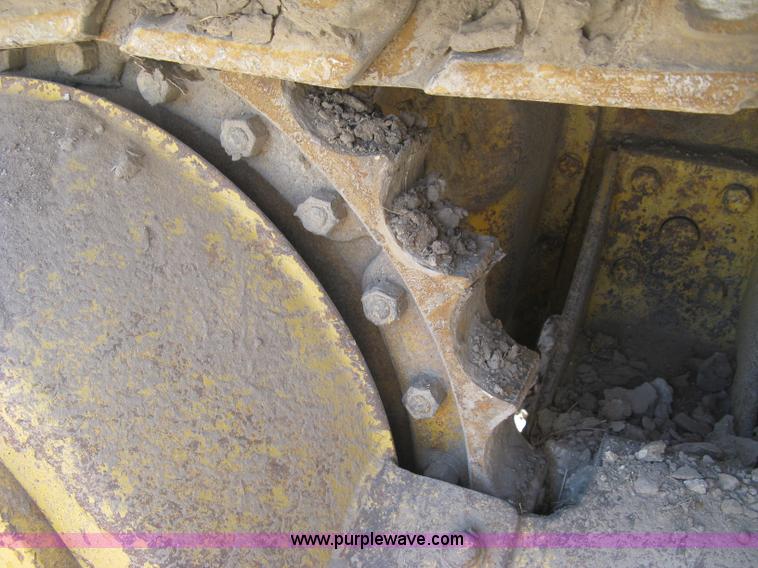 image for item J2868 1973 Caterpillar 561D pipelayer