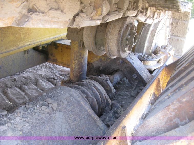 image for item J2868 1973 Caterpillar 561D pipelayer