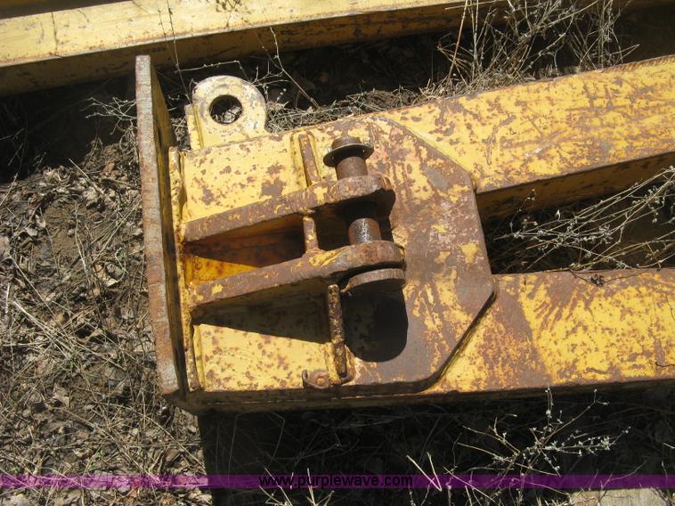 image for item J2868 1973 Caterpillar 561D pipelayer