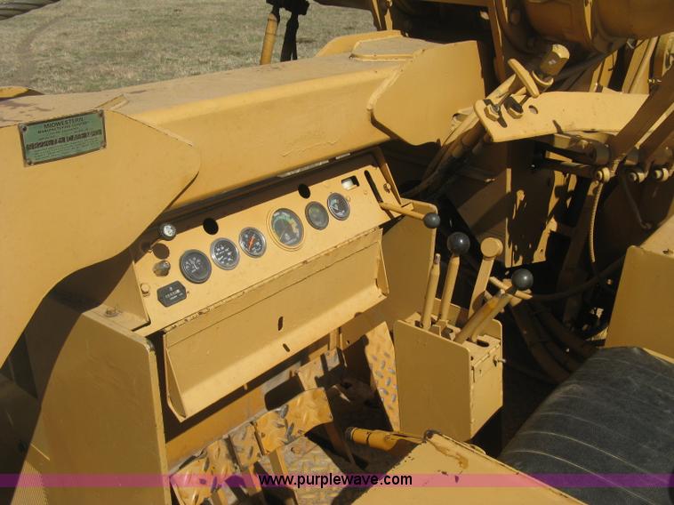 image for item J2869 Case 1450 pipelayer