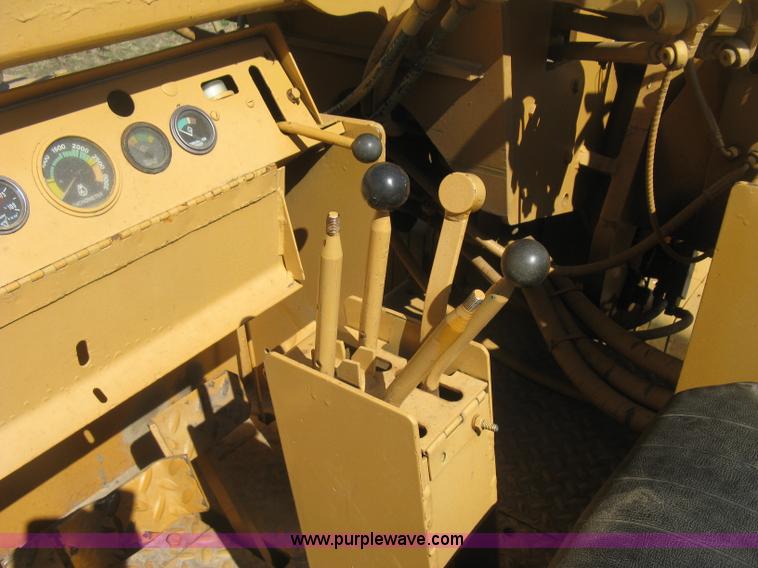 image for item J2869 Case 1450 pipelayer