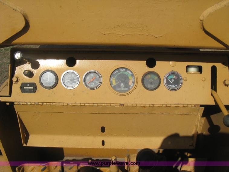 image for item J2869 Case 1450 pipelayer