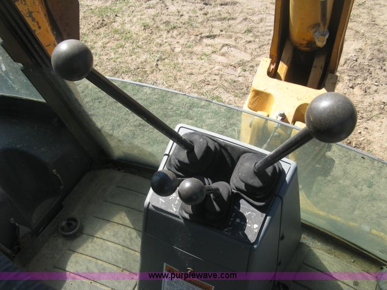 image for item J2870 1999 Case 580L backhoe