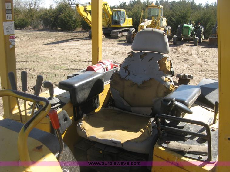 image for item J2871 2003 John Deere 650H pipelayer