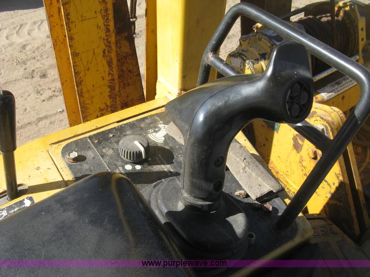 image for item J2871 2003 John Deere 650H pipelayer