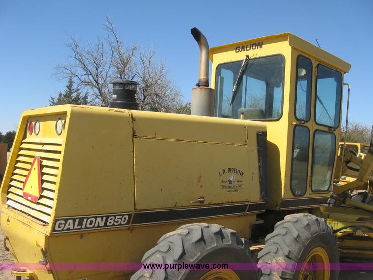 image for item J2872 Galion 850B motor grader